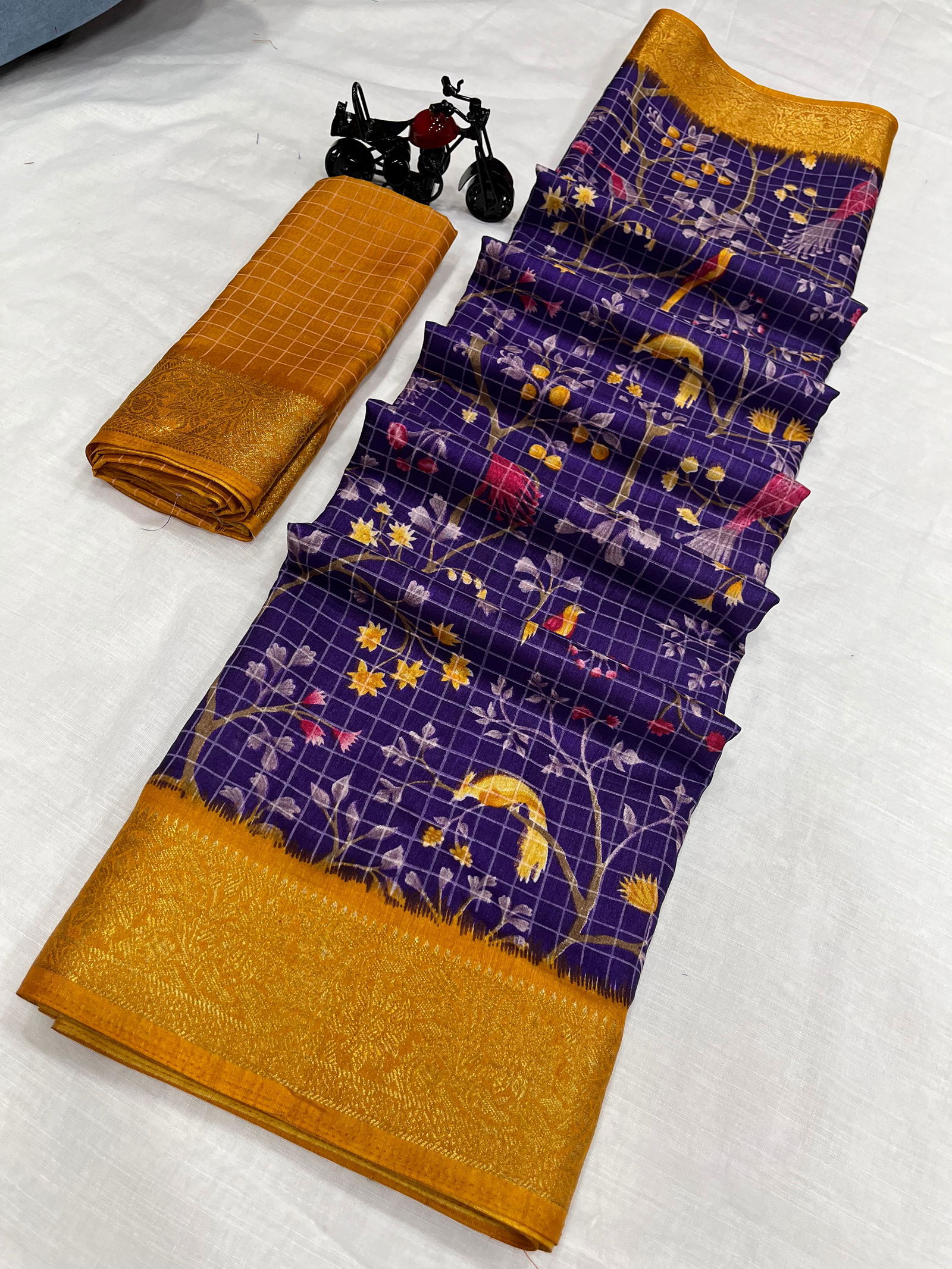 Wow Hit Antic Designer Printed Dola Silk Non Catalog Saree Wholesale Online
